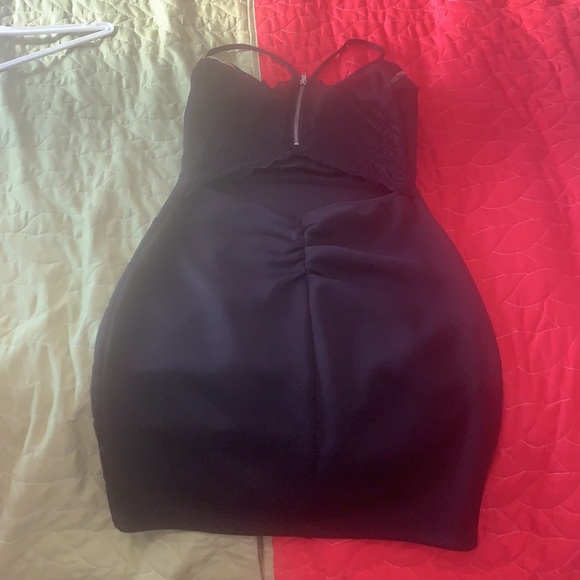 Black dress - Picture 2 of 3